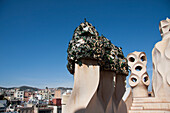 Skulpturen auf dem Dach des Wohnhauses Casa Mila von Antonio Gaudi
