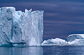 Mitternachtsfahrt um den Ilulissat-Eisfjord, eine der Unesco-Welterbestätten. Grönland.