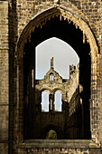 Leeds, West Yorkshire, England. Kirkstall Abbey ist eines der größten verfallenen Zisterzienserklöster des Landes und stammt aus dem 12. Jahrhundert. Heute ist es ein Museum. Kirkstall Abbey wurde oft von dem Künstler Jmw Turner gemalt.