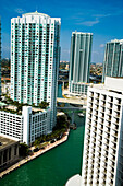 USA, Florida, Stadtzentrum; Miami, Hochhäuser und Wasserwege