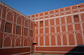 Auf dem Gelände des Stadtpalastes innerhalb der alten Stadtmauer in Jaipur, Hauptstadt von Rajasthan, Indien.ÃŠAsien.ÃŠ Jaipur, Staat Rajasthan, Indien.ÃŠAsien.ÃŠ