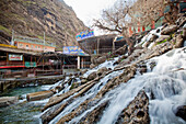 Das Feriendorf Suav, berühmt für seine Wasserfälle, Irakisch-Kurdistan, Irak