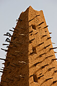 Niger, Sahara-Wüste, Region Agadez, Nahaufnahme des Minaretts der Großen Moschee von Agadez; Agadez