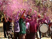 Holi Festival der Farben; Madhya Pradesh, Indien