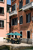 Straßencafé, Venedig, Italien.
