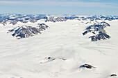 Luftaufnahme der polaren Eiskappe, Insel Spitzbergen, Svalbard, Norwegen.