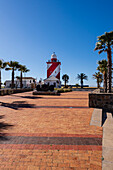 Sea Point Promenade und der Green Point Leuchtturm in Kapstadt; Sea Point, Kapstadt, Südafrika