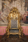 Ein goldener Thron im Stockholmer Schloss; Stockholm Schweden