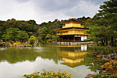 Der Goldene Pavillon; Kyoto, Japan