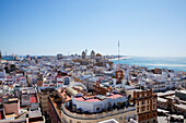 Blick auf das Stadtbild vom Turm Torre Tavira; Cádiz, Andalusien, Spanien