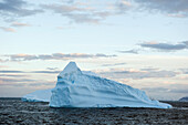 Eisberg im Südpolarmeer; Antarktis