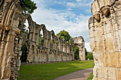 Ruinen eines historischen Gebäudes; York England