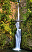 Volle Höhe der Multnomah Falls; Oregon Vereinigte Staaten Von Amerika