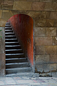 Mexico, Guanajuato, San Miguel de Allende, Staircase in street side tunnel
