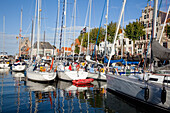 Niederlande, Seeland, Boote im Hafen; Veere