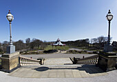 Ein Stadtpark mit einem Pavillon; South Shields, Tyne And Wear, England