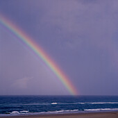 Regenbogen über dem Ozean