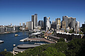 Überblick über den Circular Quay und die Skyline von Sydney, Australien