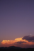 Haufenwolken und Mond Namaqualand, Südafrika