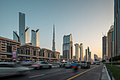 Burj Khalifa und Sheikh Zayed Road, Downtown, Dubai, Vereinigte Arabische Emirate, Naher Osten