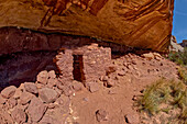 The Horse Collar Ruins located between the Sipapu Arch Bridge and the Kachina Arch Bridge, Natural Bridges National Monument, Utah, United States of America, North America