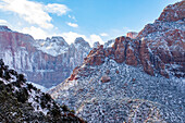 USA, Utah, Springdale, Zion National Park, Blick auf die Berge im Winter