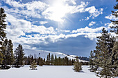 USA, Idaho, Ketchum, Winterlandschaft an einem sonnigen Tag