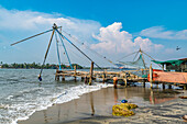 Chinesische Fischernetze, Kochi, Kerala, Indien, Asien