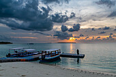 Sonnenaufgang auf der Insel Bangaram, Lakshadweep Archipel, Unionsterritorium von Indien, Indischer Ozean, Asien