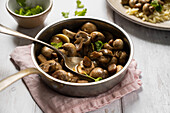Sauteed mushrooms with herbs