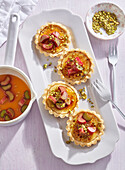Rhubarb tartlet with pistachios