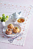 Honey Mini-bundt cakes with candied orange