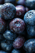 Fresh blueberries (close-up)
