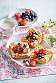 Puff pastry pudding pockets with fresh berries