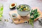 Wild garlic-avocado spread