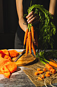 Karotten mit Karottengrün
