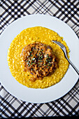 Ossobuco mit Gremolada auf Risotto Milanese