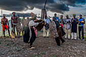Kapsiki-Stammesangehörige bei einem traditionellen Tanz, Rhumsiki, Mandara-Gebirge, Provinz Far North, Kamerun, Afrika