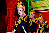 Tänzerinnen in traditioneller klassischer thailändischer Tanztracht, Phuket, Thailand, Südostasien, Asien