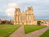 Evening light on the West Front, Wells Cathedral, Wells, Somerset, England, United Kingdom, Europe\n