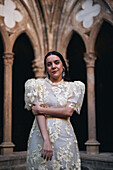 Porträt der talentierten spanischen Sängerin und Liedermacherin Valeria Castro im Kloster Veruela, Zaragoza, Spanien