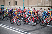 Die 12. Etappe der Vuelta a España, eines der wichtigsten Radrennen im internationalen Kalender, erreicht am 7. September 2023 Saragossa, Aragon, Spanien