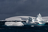 Eisberge, Pleneau Island, Antarktis.