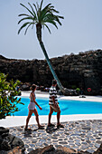 Jameos del Agua ist eine Reihe von Lavahöhlen und ein Kunst-, Kultur- und Tourismuszentrum, das vom einheimischen Künstler und Architekten Cesar Manrique geschaffen wurde, Lanzarote, Kanarische Inseln, Spanien