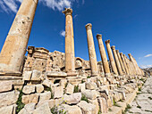 Säulen in der antiken Stadt Jerash, die vermutlich 331 v. Chr. von Alexander dem Großen gegründet wurde, Jerash, Jordanien, Naher Osten