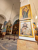 Innenansicht der frühbyzantinischen St. Georgskirche in Madaba, Jordanien, Naher Osten