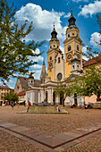 Domplatz und Barockdom, Brixen, Sudtirol (Südtirol) (Provinz Bozen), Italien, Europa