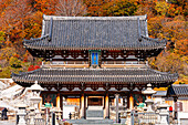 Osorezan Bodaiji-Tempel im Herbst, Mutsu, Präfektur Aomori, Honshu, Japan, Asien