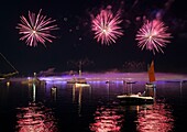 Frankreich, Finistere, Brest, ATMOSPHÄRE Abschlussfeuerwerk des Internationalen Maritimen Festivals von Brest am 18. Juli 2016