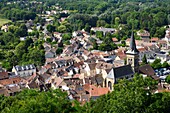 France, Yvelines, haute vallée de Chevreuse natural regional park, Chevreuse, view of the city\n